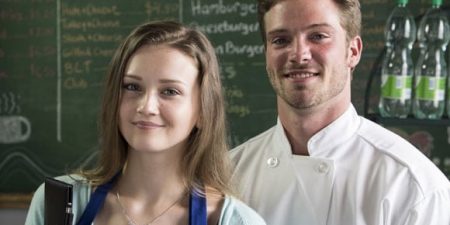 un couple de cafetiers restaurateurs