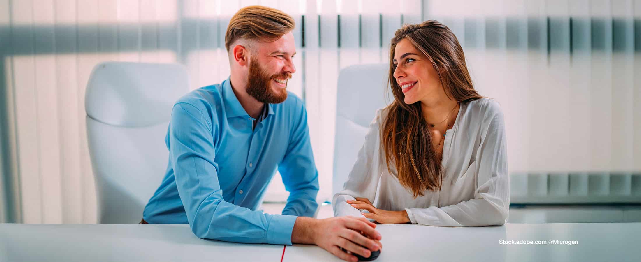 Relations amoureuses au travail : que dit la loi ?
